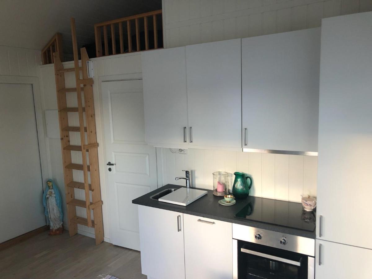 Lyseren Waterfront Cabin Omberg ภายนอก รูปภาพ