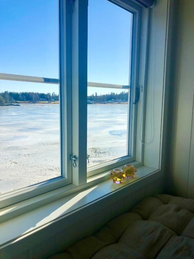 Lyseren Waterfront Cabin Omberg ภายนอก รูปภาพ
