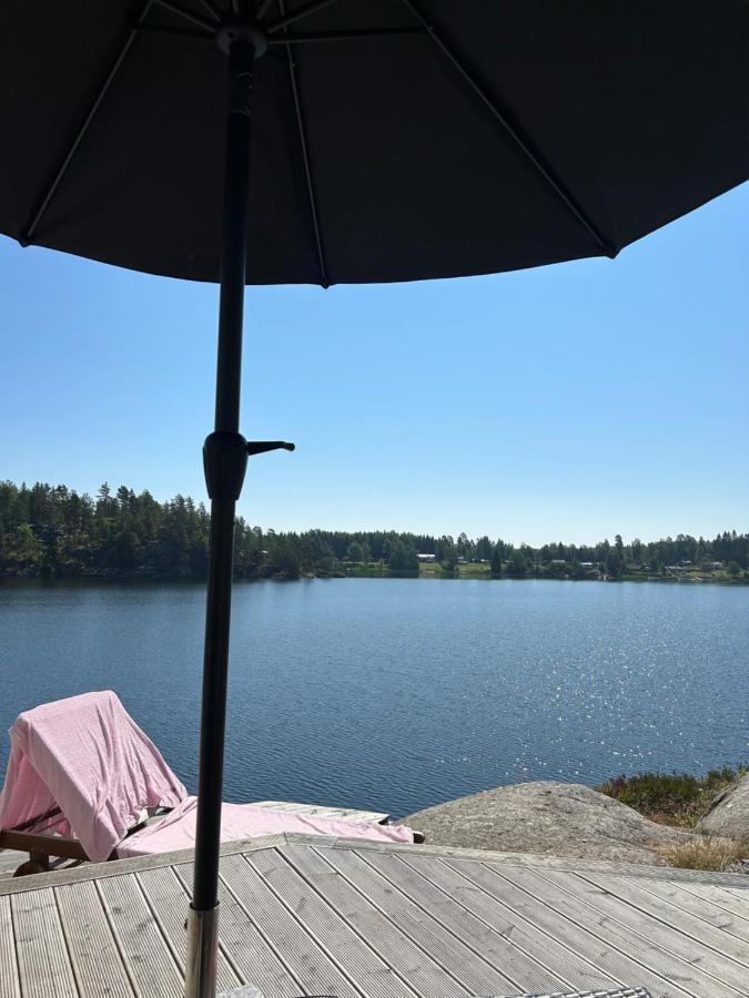 Lyseren Waterfront Cabin Omberg ภายนอก รูปภาพ